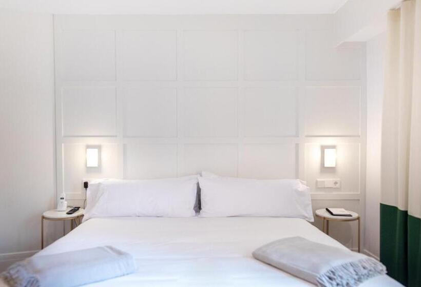 Superior Room with Terrace, Room Mate Cosmo - City Centre, Valencia
