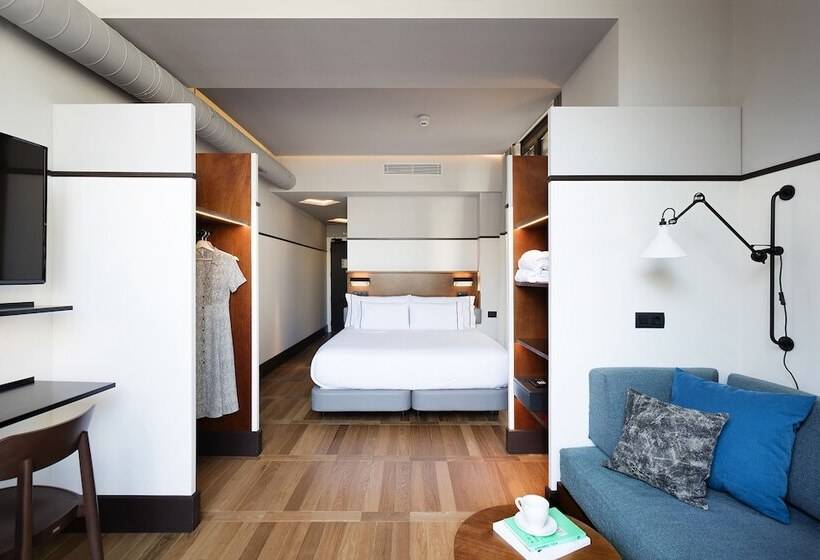 Habitación Superior Vista Ciudad, Praktik èssens