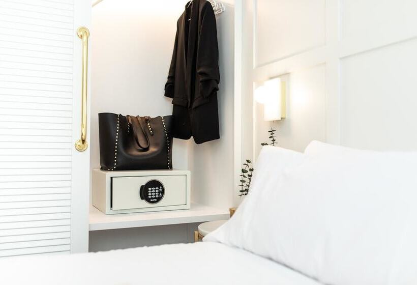 اتاق خانوادگی, Room Mate Cosmo - City Centre, Valencia