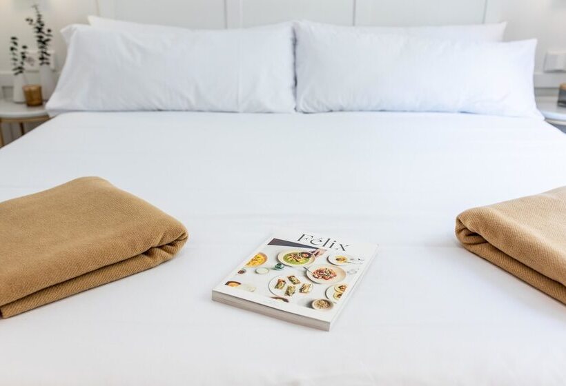 Superior Room with Terrace, Room Mate Cosmo - City Centre, Valencia