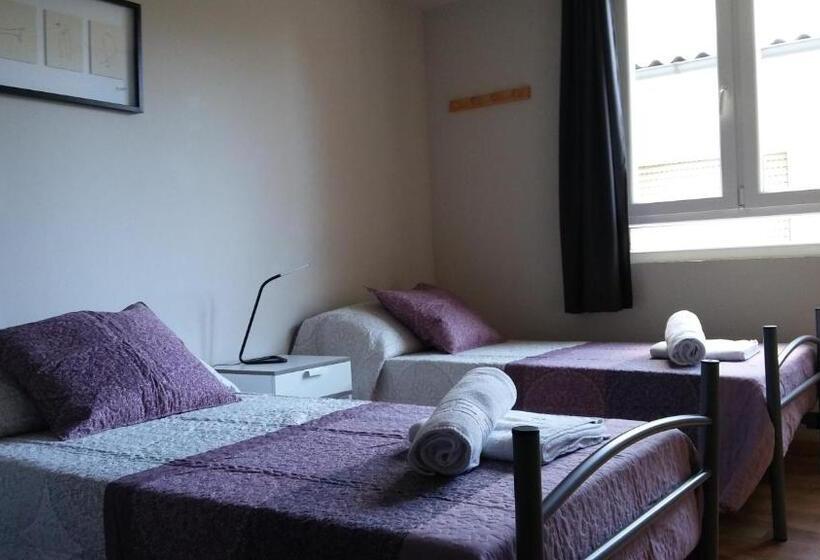 Трехместный Номер Стандарт Совместная Ванная, Alma Del Camino   Rooms & Albergue   Hostel