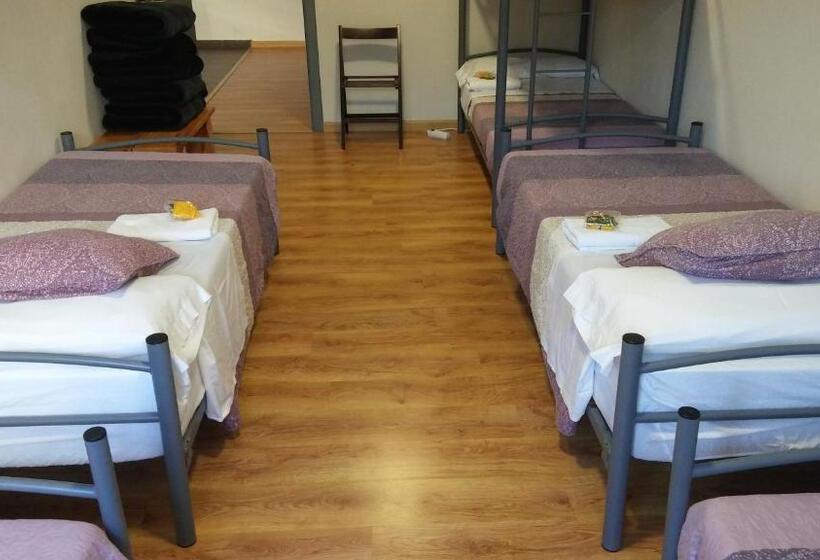 Семейный Номер Совместный Санузел, Alma Del Camino   Rooms & Albergue   Hostel