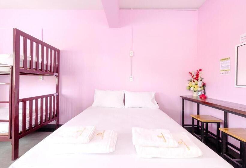 디럭스 룸 킹사이즈 침대, Hatyai Dee Hostel