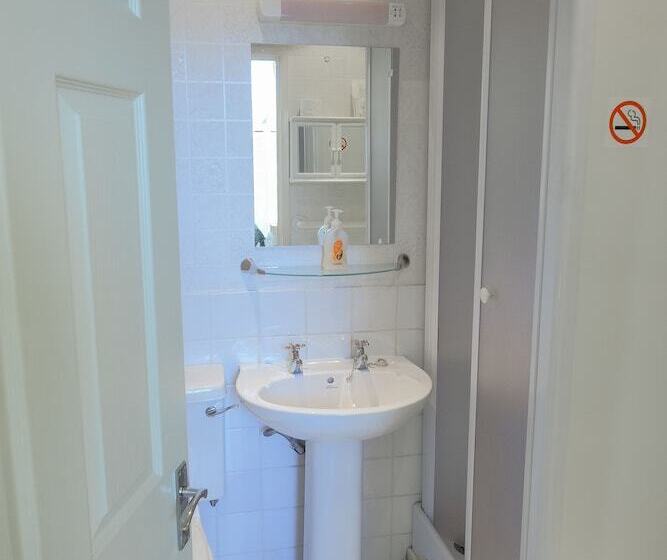 Семейный Номер, Somerset House B&b