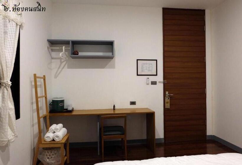 Standard room with outdoor bath, Comeneetee Uthai