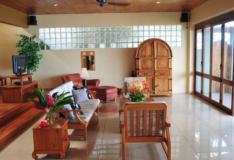 ویلای 1 خوابه با چشم‌انداز دریا, Hideaway Island Resort