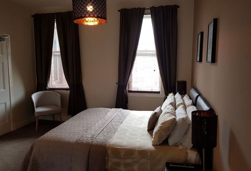 스탠다드 룸, The Old Cross Inn