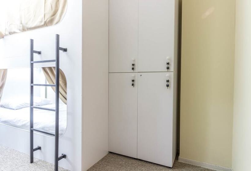 سرير فى غرفة مشتركه, Hi Hostel
