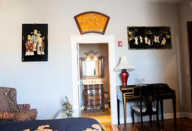 プレミアムルーム, Oakpak Inns   Enjoy All Inclusive Snack Beverages Wine & Beer During The Stay