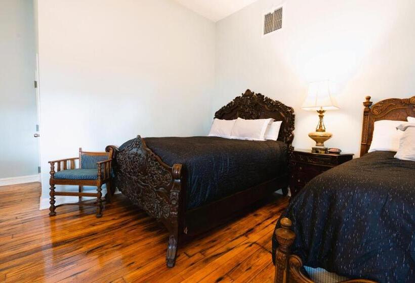 プレミアムファミリールーム, Oakpak Inns   Enjoy All Inclusive Snack Beverages Wine & Beer During The Stay