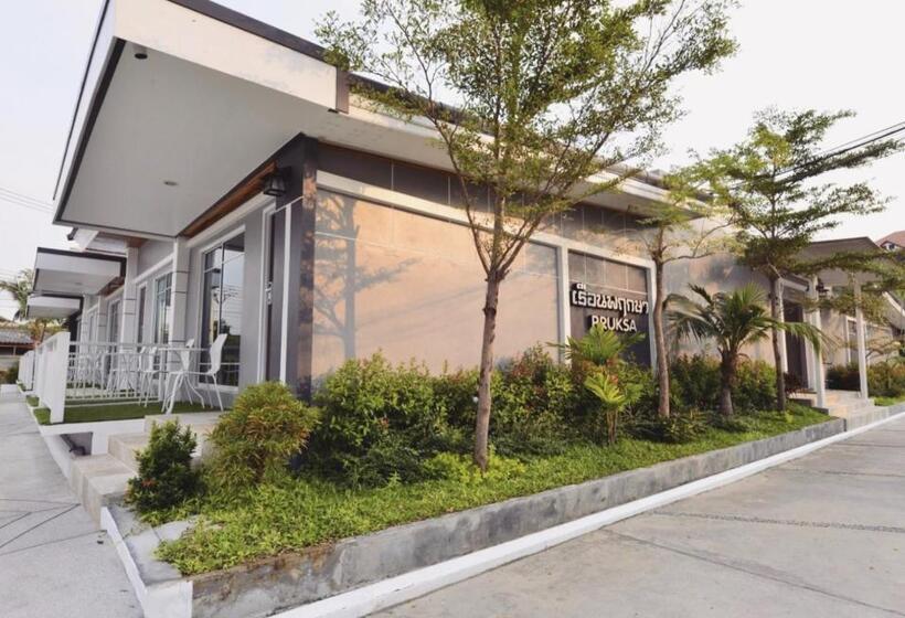 Номер Deluxe, The Tamnan Pattaya Hotel & Resort