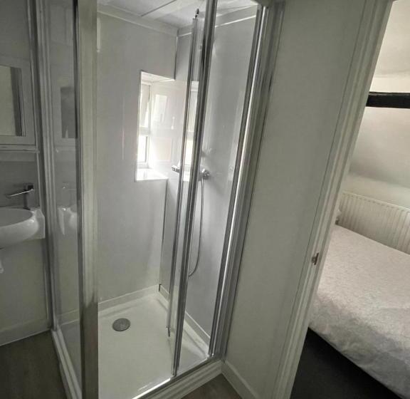 Семейный Номер, The White Hart Inn