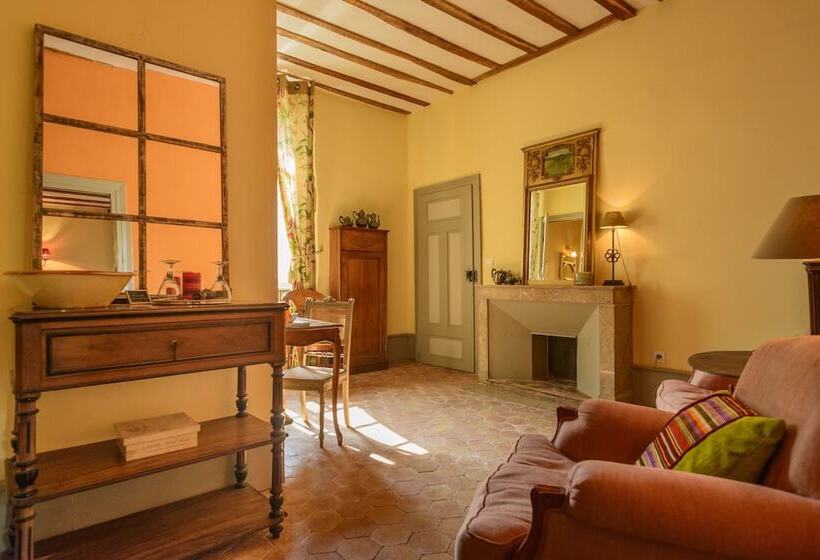 سوییت, Maison Le Village   Maison D’hôtes