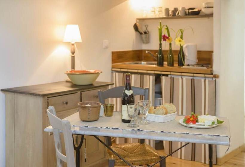 آپارتمان 1 خوابه, Maison Le Village   Maison D’hôtes