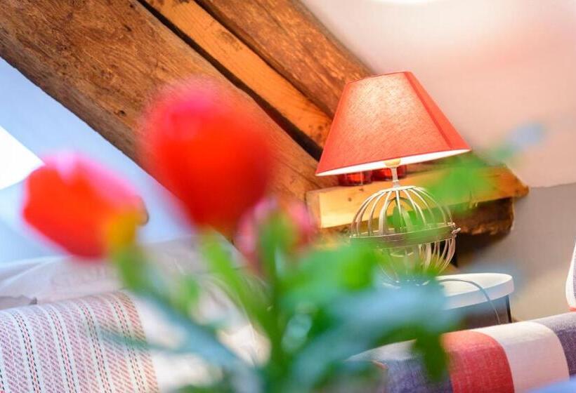 آپارتمان 1 خوابه با تراس, Maison Le Village   Maison D’hôtes