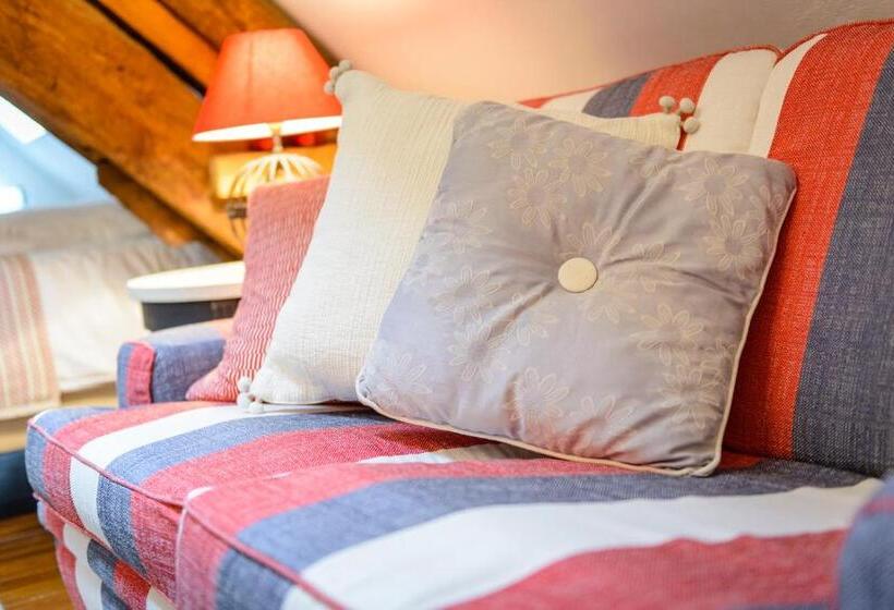 آپارتمان 1 خوابه با تراس, Maison Le Village   Maison D’hôtes