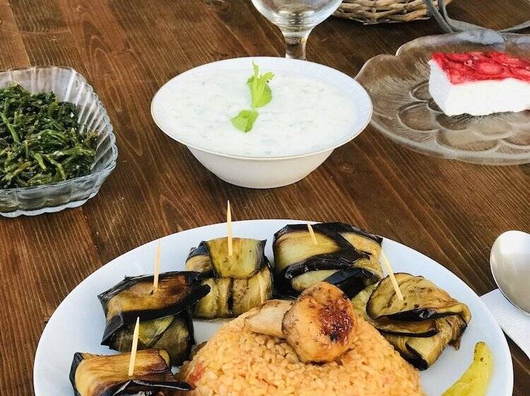 اتاق استاندارد سه نفره, Halikarnas Pansiyon
