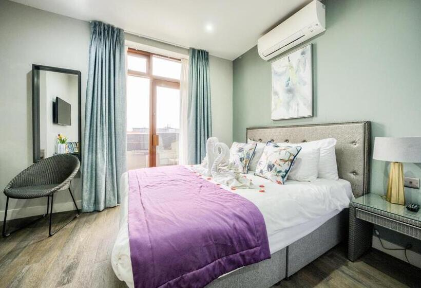 Номер Стандарт с Балконом, Villare Leicester City Centre