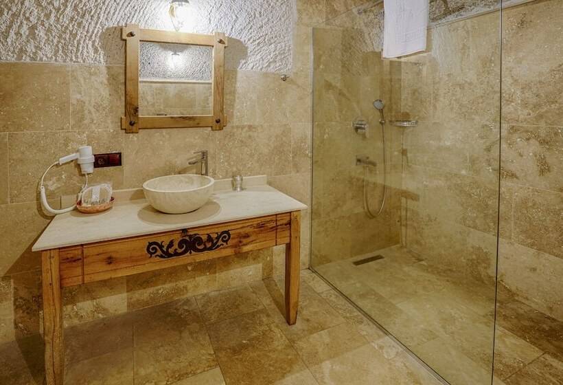 סוויטה, Design Cave