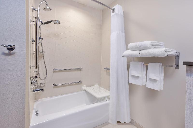 اتاق استاندارد با تخت بزرگ, Fairfield Inn & Suites By Marriott Cincinnati Airport South/florence