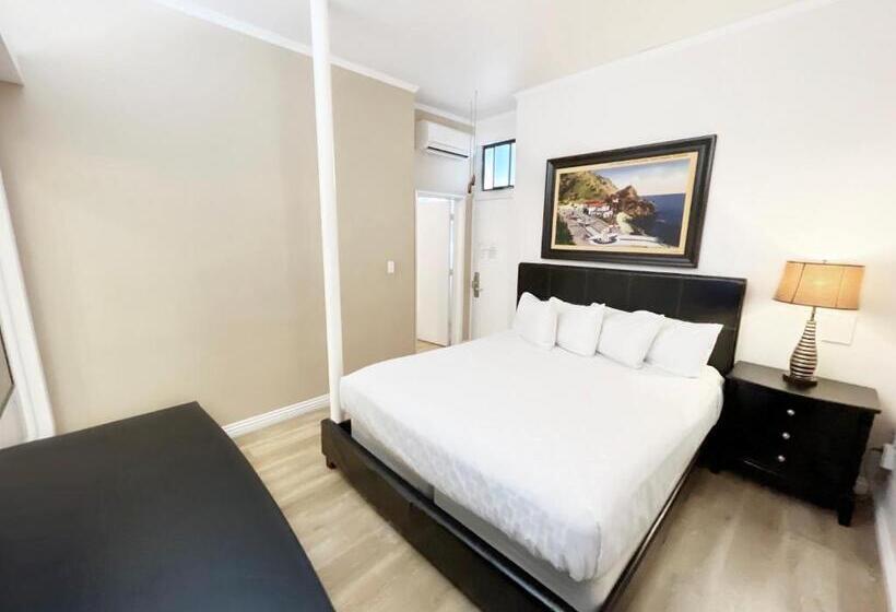 Семейный Номер, Catalina Courtyard Suites