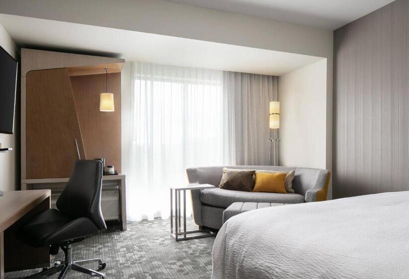 اتاق استاندارد با تخت بزرگ, Courtyard Sioux City Downtown/convention Center