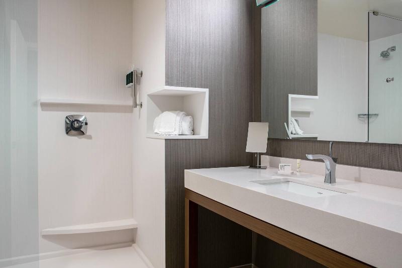اتاق استاندارد با تخت بزرگ, Courtyard Sioux City Downtown/convention Center
