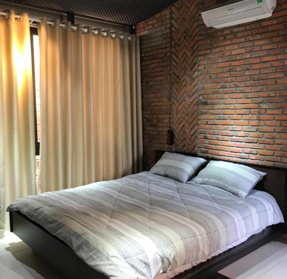 디럭스 룸, Ngoi House