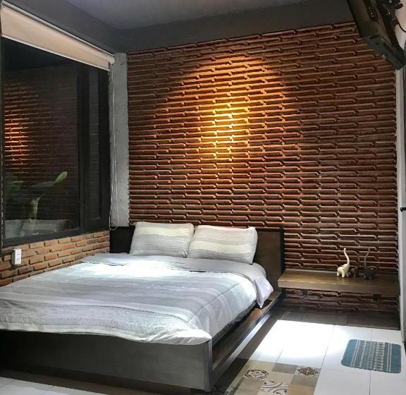 디럭스 룸, Ngoi House