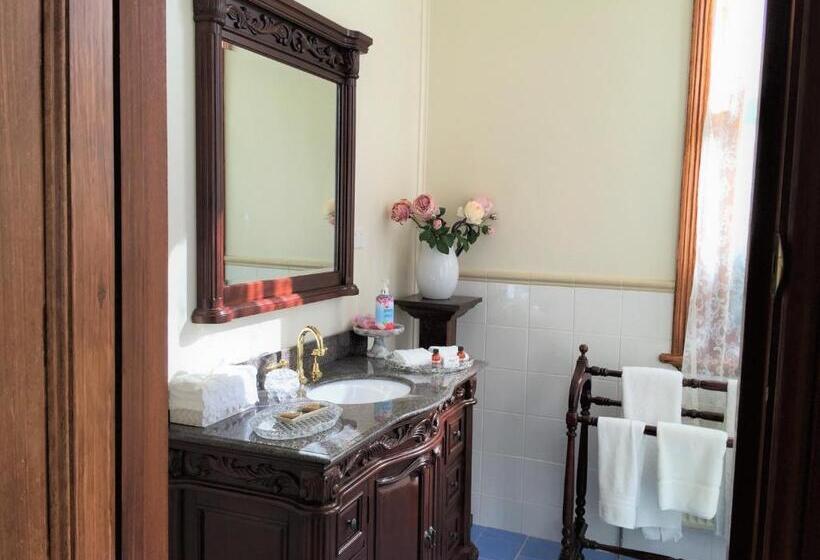 キングサイズベッドのデラックスルーム, Kurrara Historic Guest House