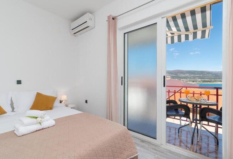 اتاق استاندارد با چشمانداز دریا, Aldino Rooms