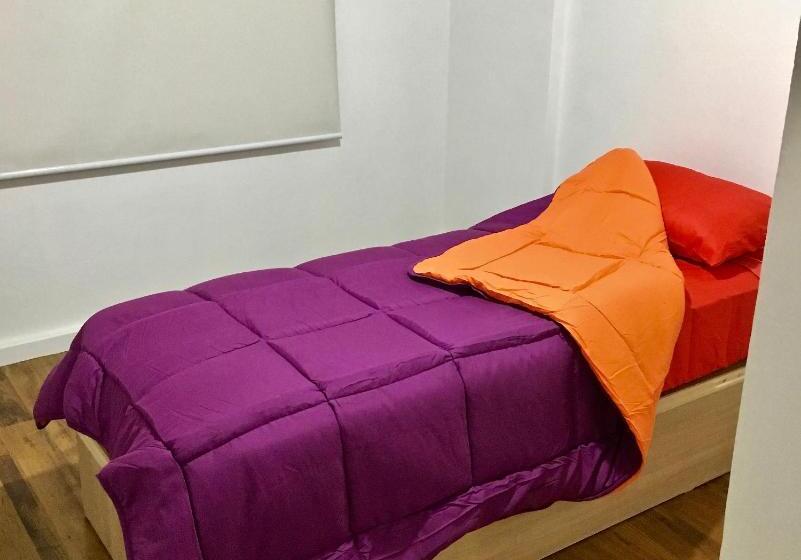 اتاق استاندارد یک تخته با سرویس بهداشتی مشترک, Vuelta Al Mundo B&b