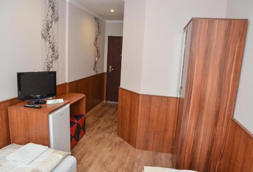 اتاق استاندارد, Média Panzió és Apartmanház