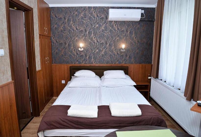 استودیوی استاندارد, Média Panzió és Apartmanház