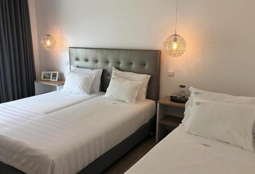 اتاق استاندارد سه نفره, Authentic Tavira
