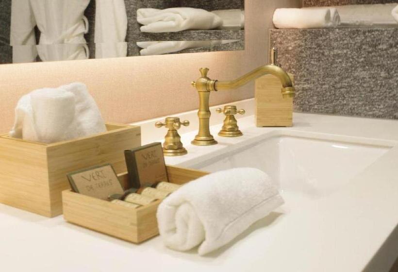 デラックスルーム, Quartz Hotel & Spa