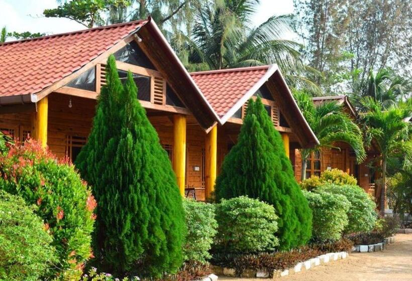 Quarto Triplo Estandar Vista Jardim, Mithra Paradise Beach
