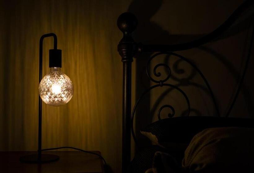 سوئیت با بالکن, B&b Anthea