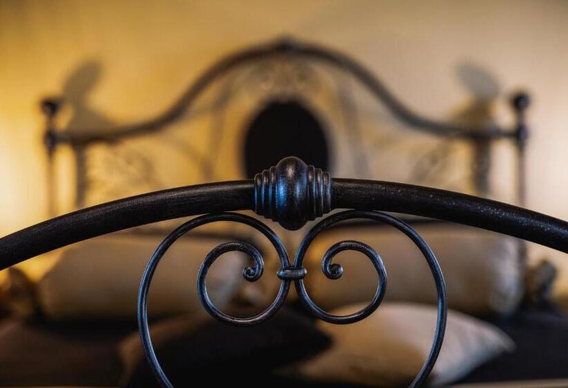 سوئیت با بالکن, B&b Anthea