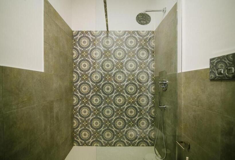 اتاق لوکس, Regina Elena Charme Rooms
