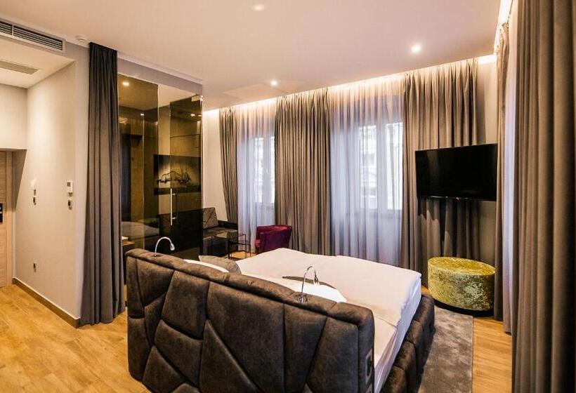 Escritório Deluxe, Teatro Suite & Rooms