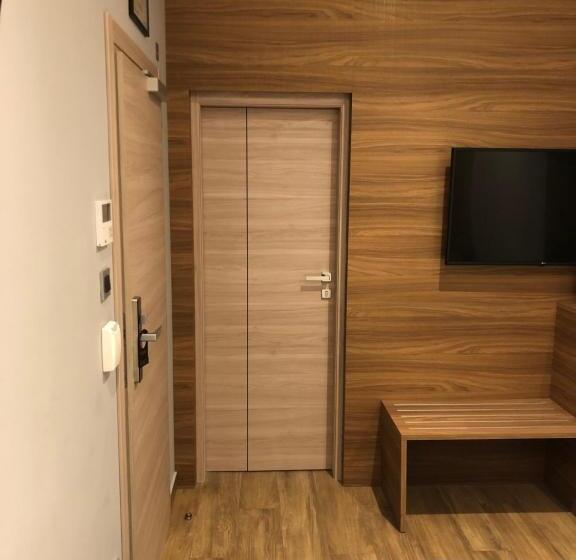 Quarto Quádruplo Estandar, Teatro Suite & Rooms