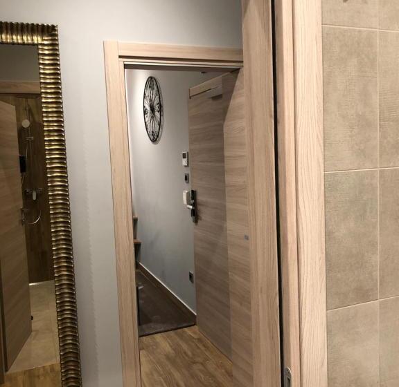 اتاق استاندارد چهار تخته, Teatro Suite & Rooms