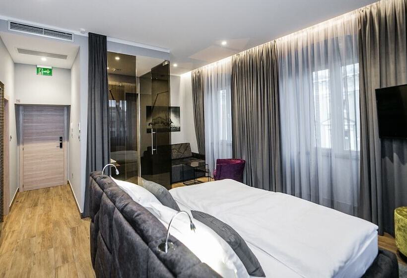 استودیوی لوکس, Teatro Suite & Rooms