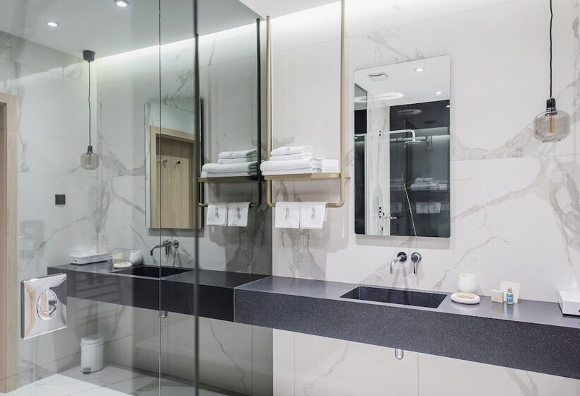 スーペリアールーム, Pod Zidom Rooms