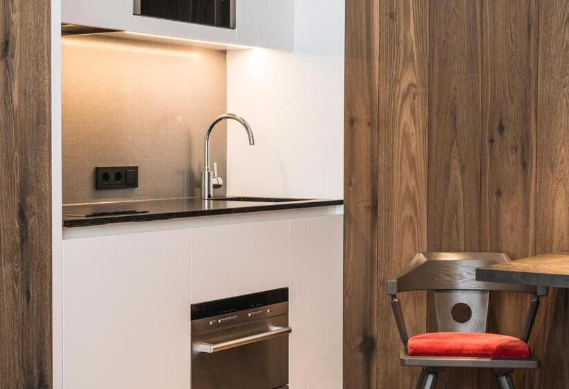 Студио Стандарт с Балконом, Boutique Hotel Planlim