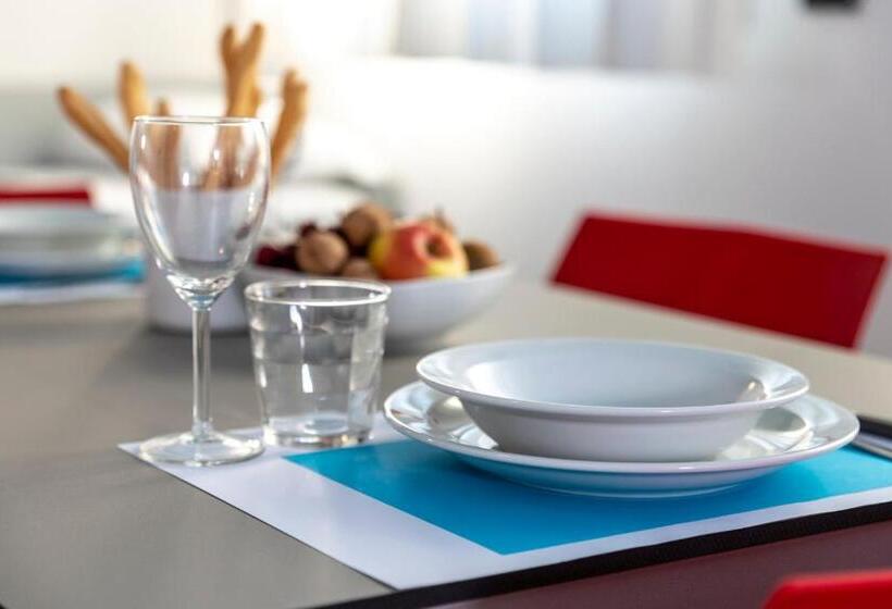سوئیت 2 خوابه, Residence Filmare