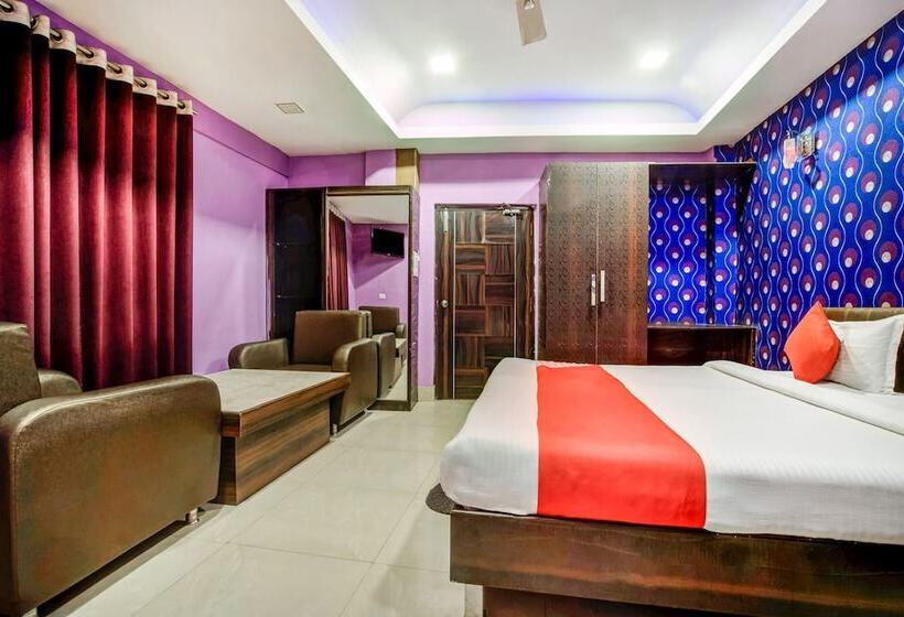 اتاق لوکس, The Silver International By Oyo Rooms