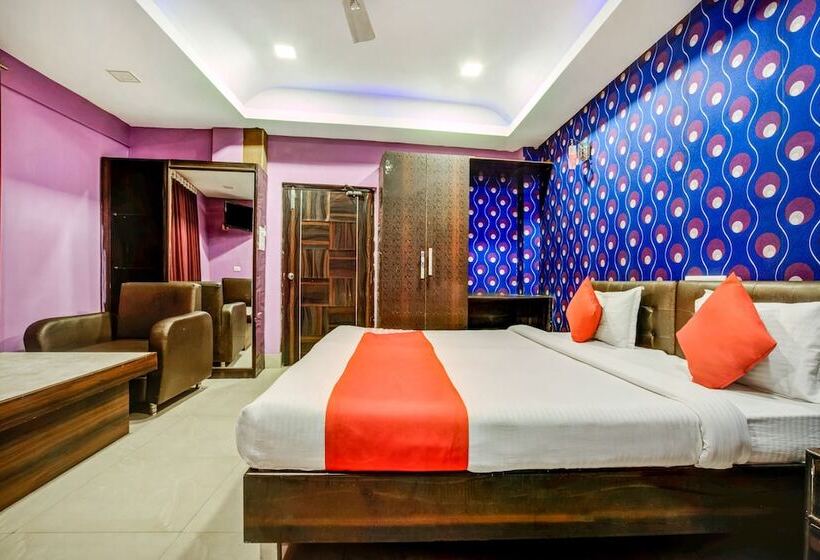 اتاق لوکس, The Silver International By Oyo Rooms