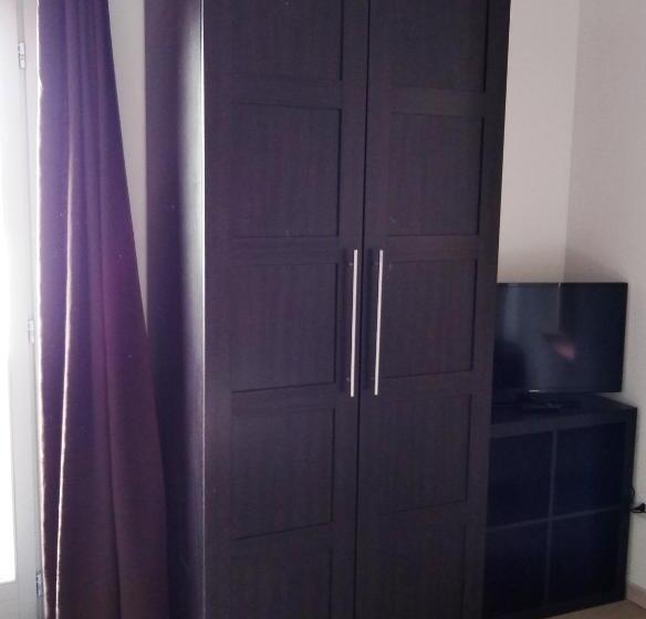 Номер Стандарт, Acetylene B&b